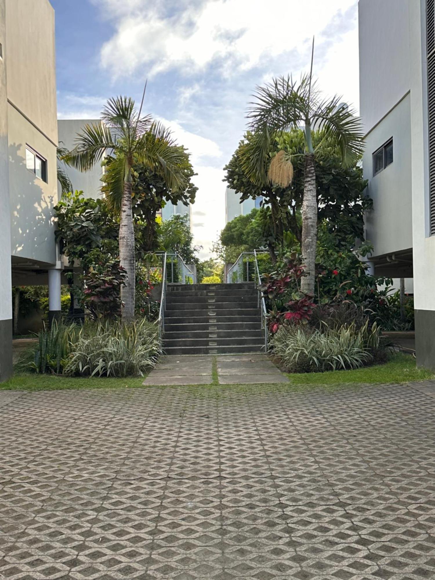 Modern Villa In Grand Bay - Short Walk To Beach Buitenkant foto