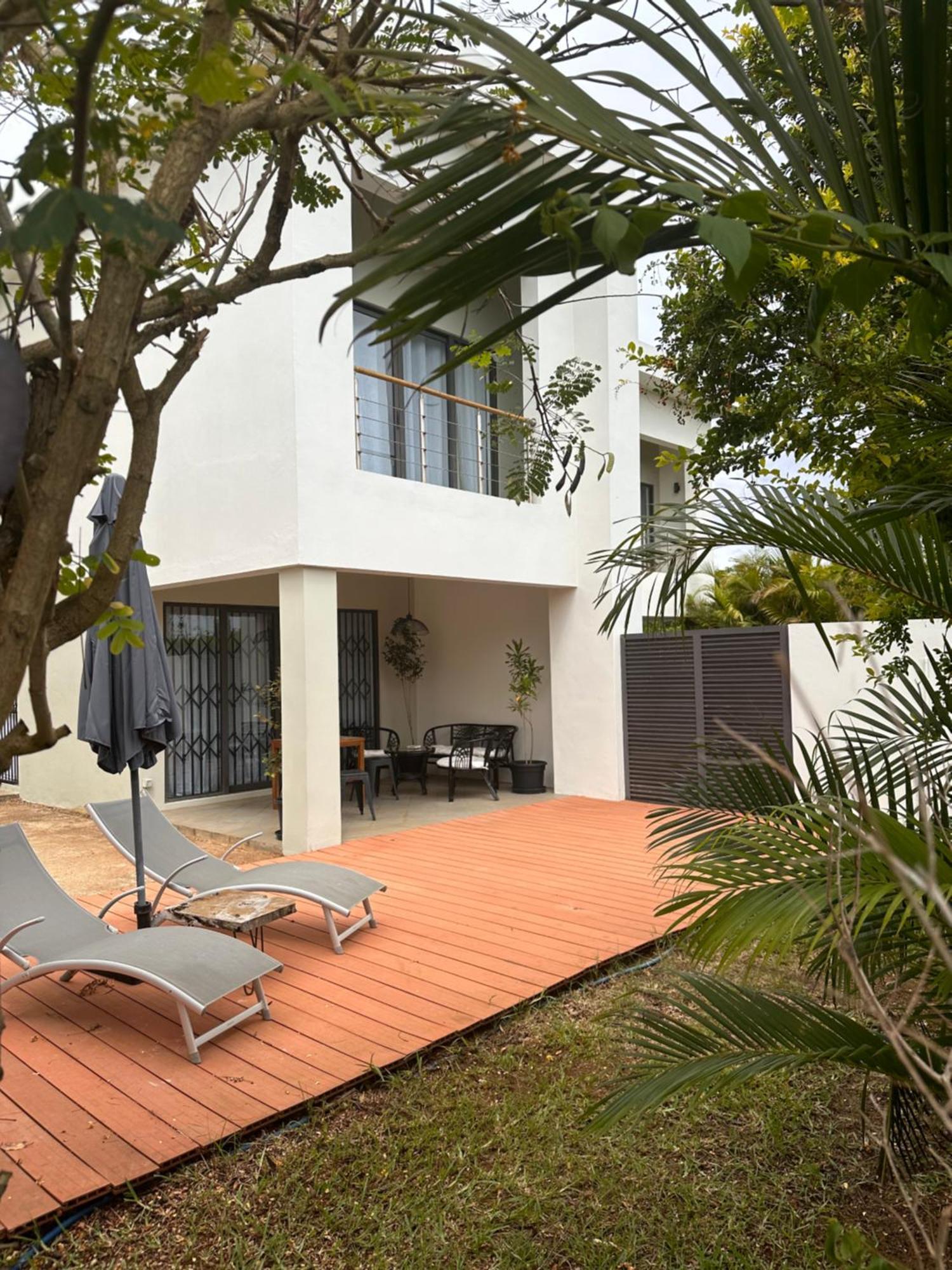 Modern Villa In Grand Bay - Short Walk To Beach Buitenkant foto