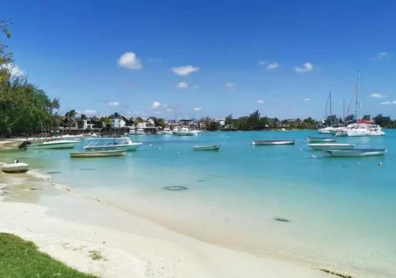 Modern Villa In Grand Bay - Short Walk To Beach Buitenkant foto