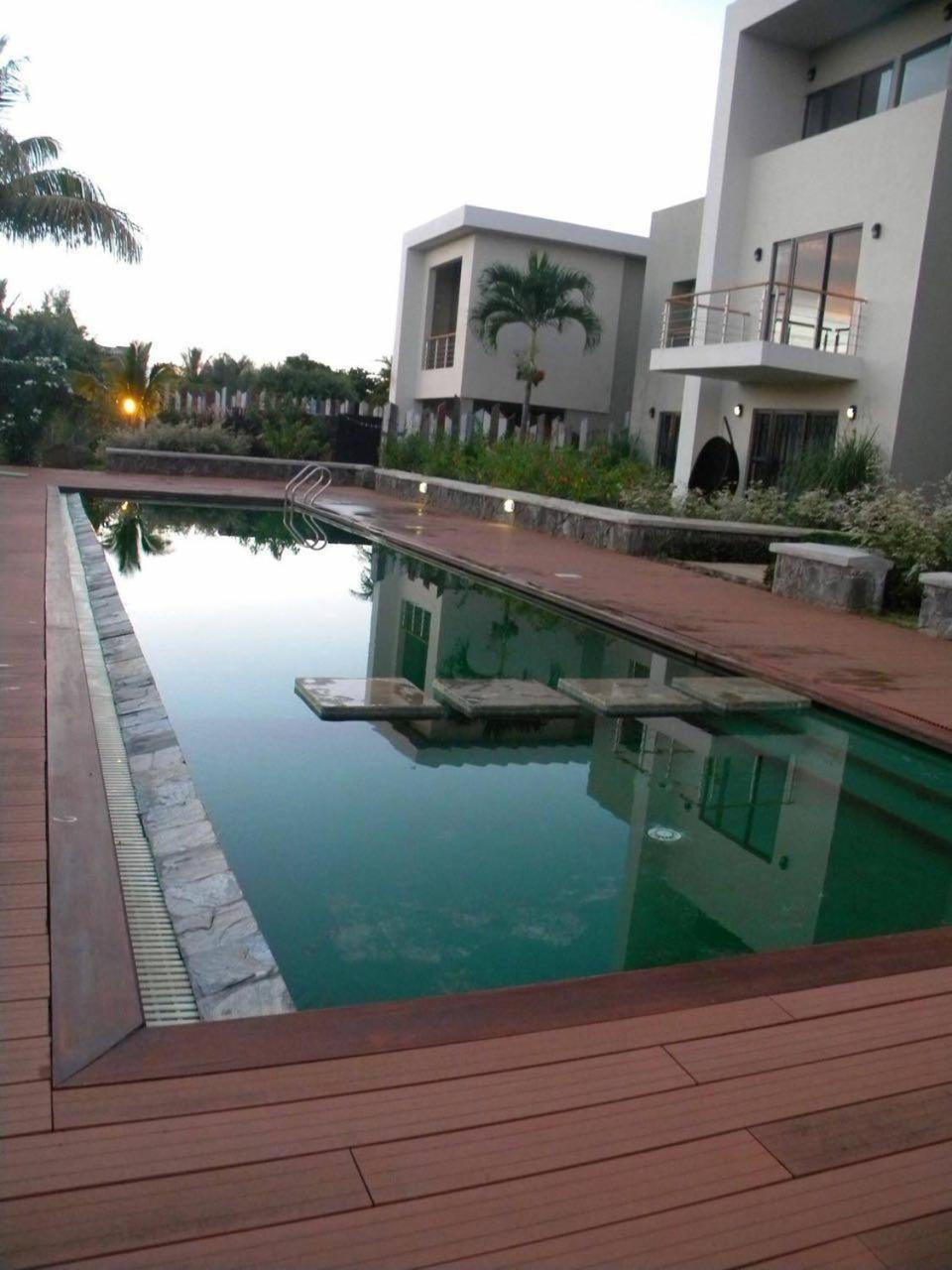 Modern Villa In Grand Bay - Short Walk To Beach Buitenkant foto