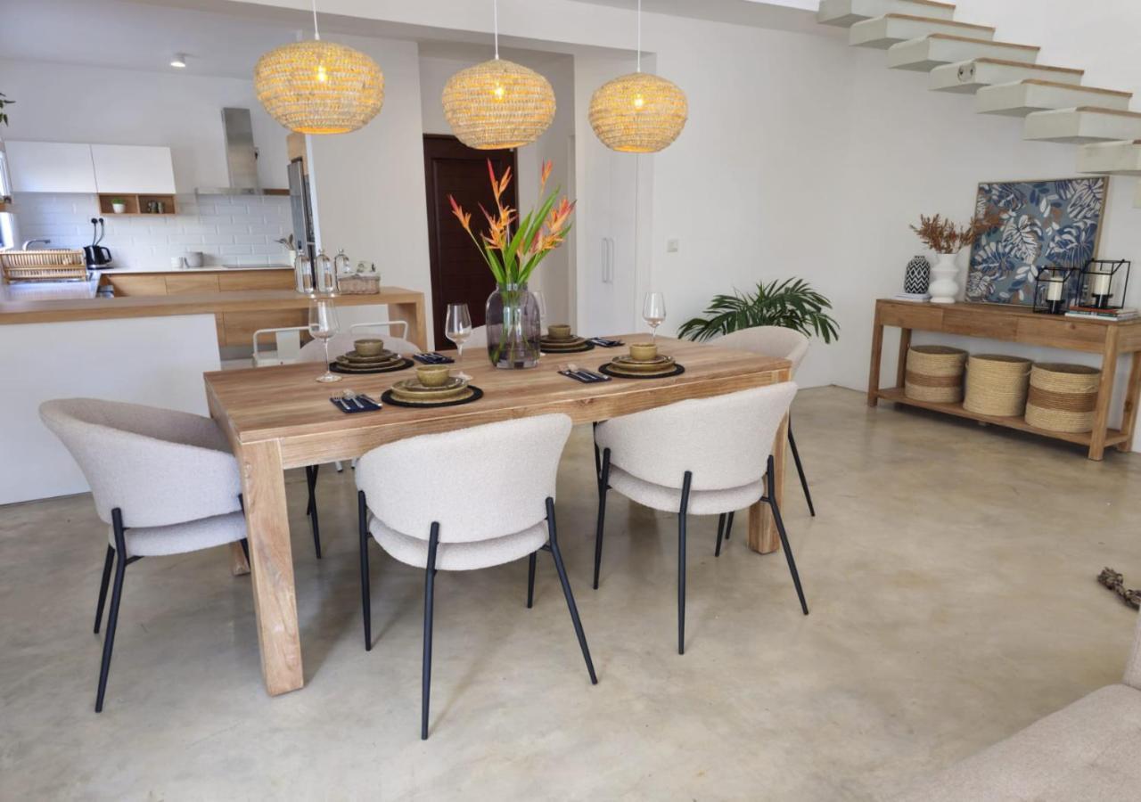 Modern Villa In Grand Bay - Short Walk To Beach Buitenkant foto
