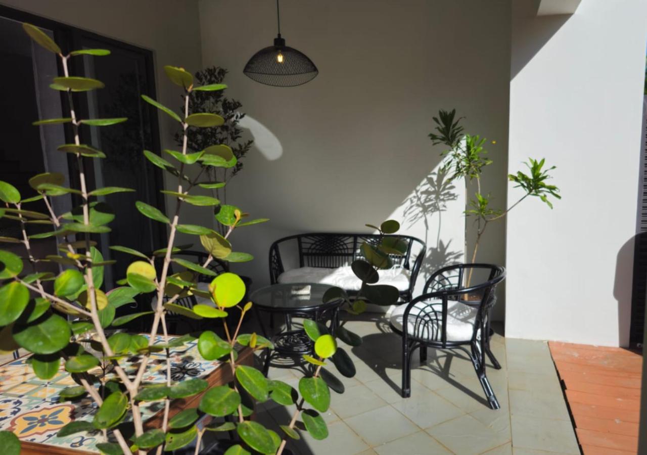 Modern Villa In Grand Bay - Short Walk To Beach Buitenkant foto
