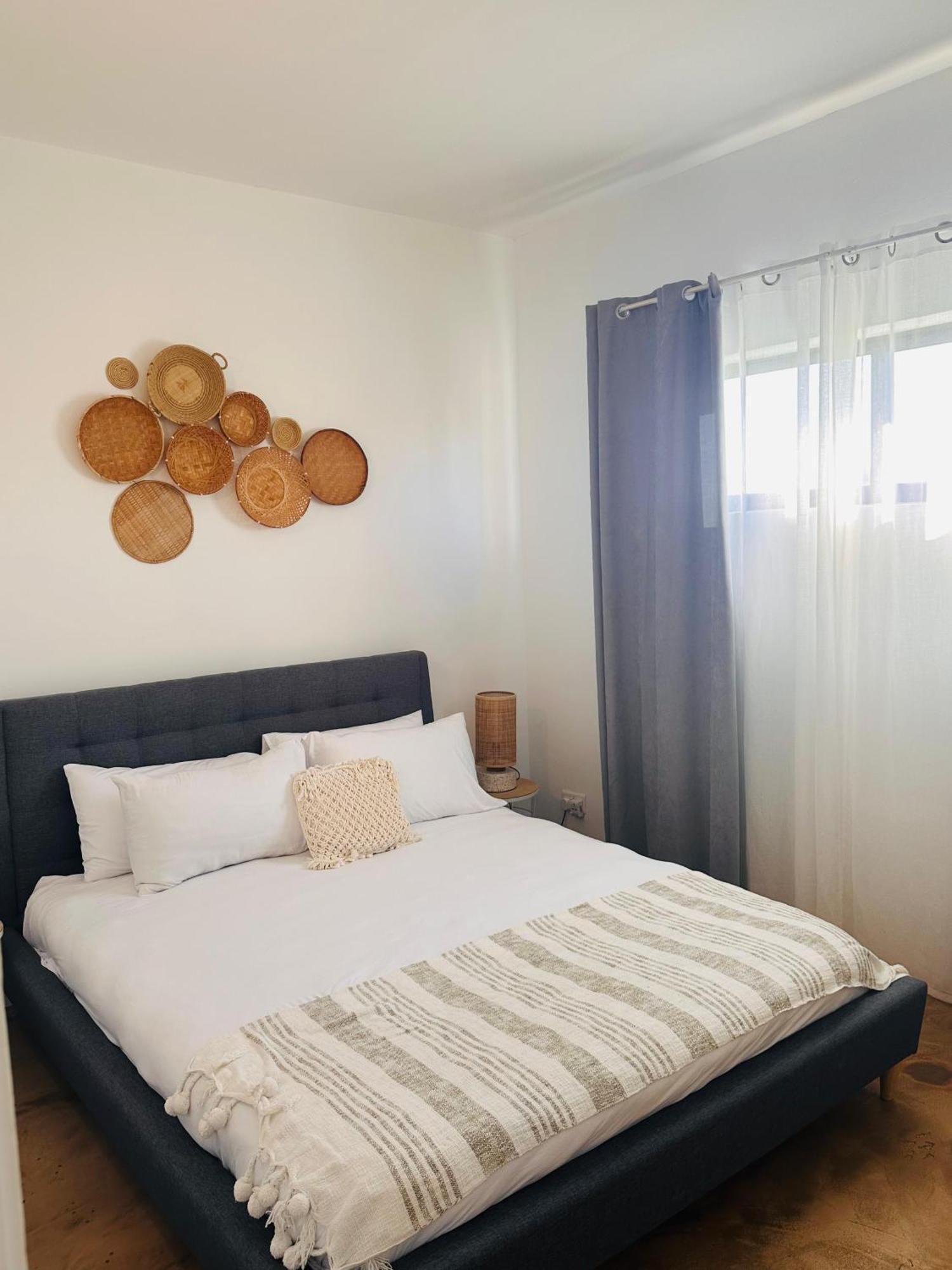 Modern Villa In Grand Bay - Short Walk To Beach Buitenkant foto