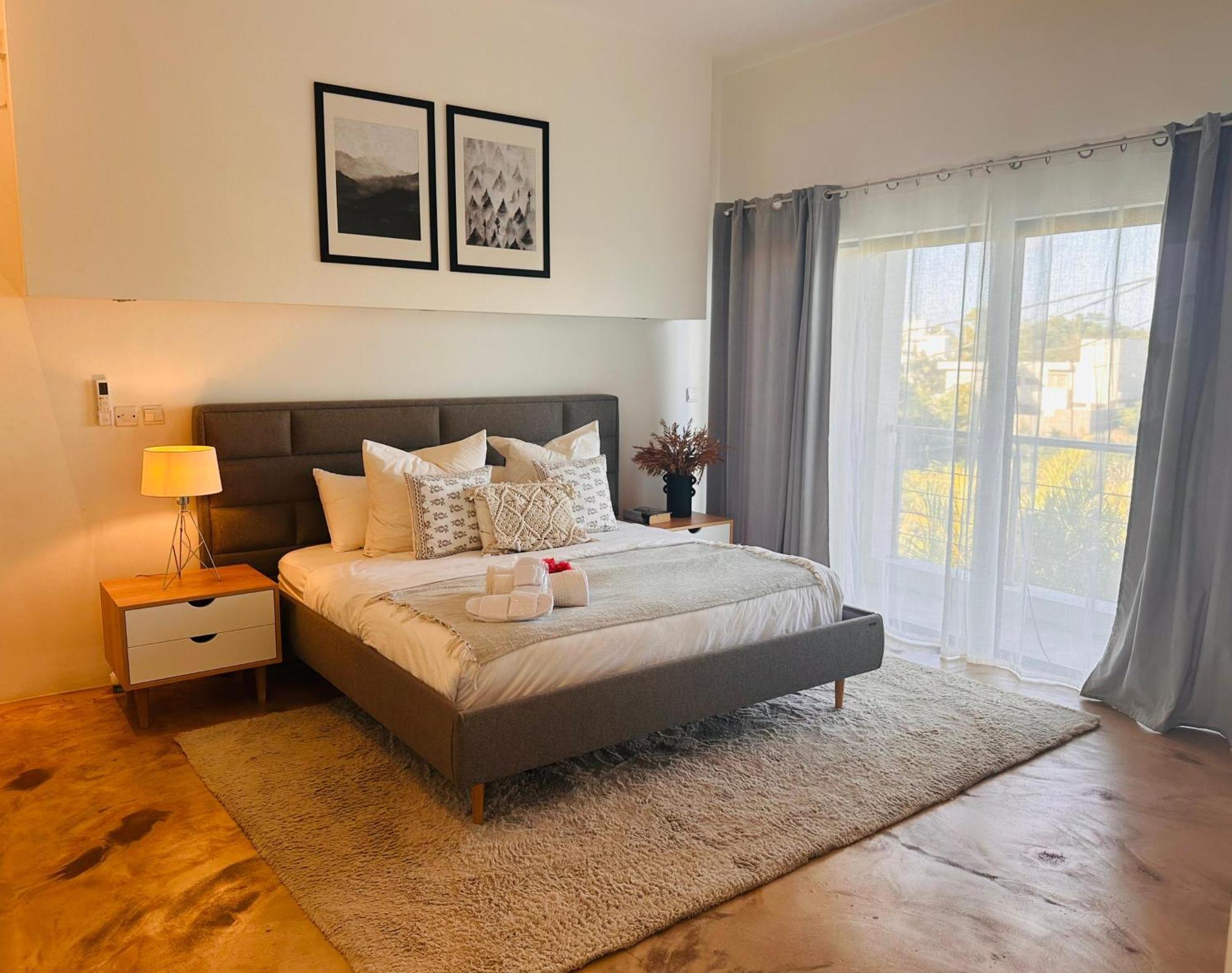 Modern Villa In Grand Bay - Short Walk To Beach Buitenkant foto