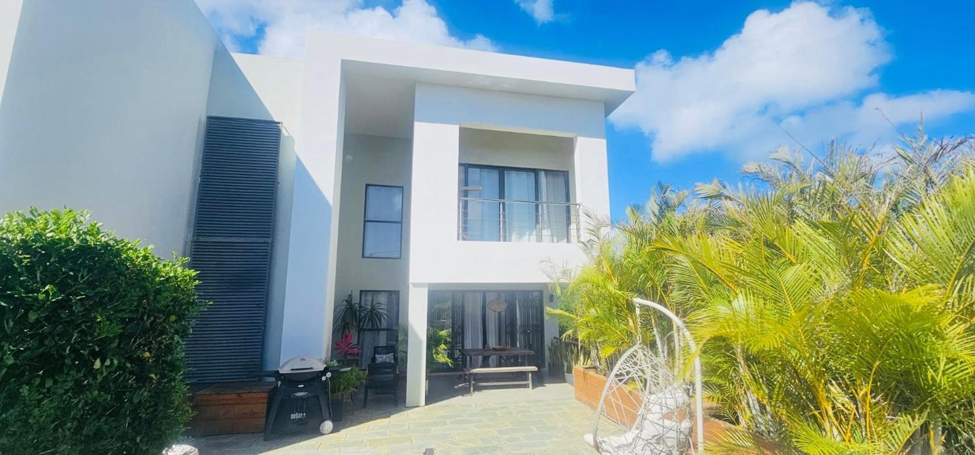 Modern Villa In Grand Bay - Short Walk To Beach Buitenkant foto
